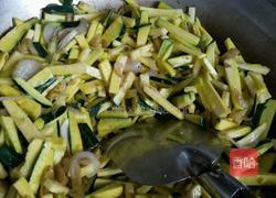 青南瓜炒粉丝的做法图解12