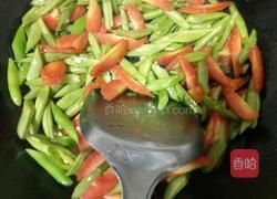 四季豆炒胡萝卜的做法图解4