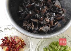 凉拌木耳的做法图解2