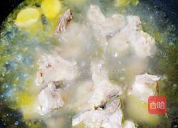 尾骨冬瓜裙带菜汤的做法图解3