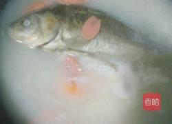 鲫鱼汤河粉的做法图解3