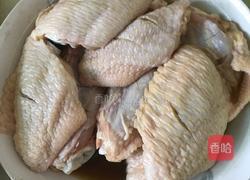 满口香鸡翅的做法图解1