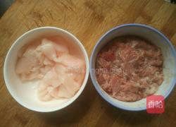 红萝卜炒瘦肉的做法图解1