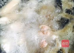 胡萝卜红枣猪蹄汤的做法图解5