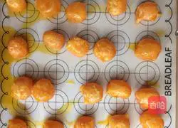 Cantonese white lotus paste and egg yolk mooncakes without syrup version illustration 2