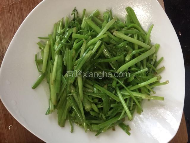出锅装盘，