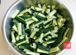 黄瓜咸菜的做法图解1