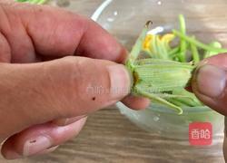 南瓜花炒鸡蛋（儿时的味道）的做法图解1