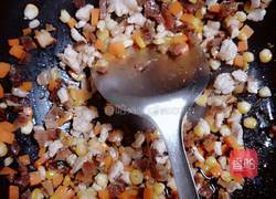 鸭蛋糯米球的做法图解1