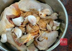 红酒香草烤鸡腿的做法图解3