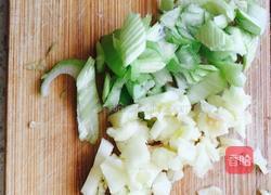 黄豆芽炒粉条的做法图解4