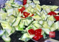 双椒炒黄瓜（儿时的味道）的做法图解8