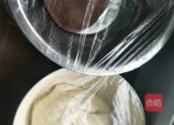 Illustration of how to make two-color steamed buns with cocoa powder 3