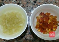 皂角米桃胶炖牛奶的做法图解1