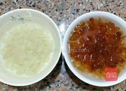 皂角米桃胶炖牛奶的做法图解2