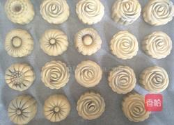 蛋黄豆沙月饼的做法图解13