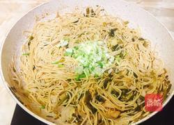 雪菜肉丝炒面的做法图解9