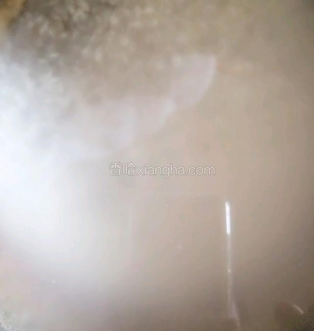 将大米淘洗干净
