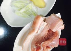 香菇酱炒五花肉的做法图解2