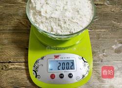 广式月饼（50克莲蓉蛋黄馅）的做法图解5