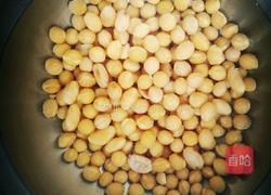 核桃花生红枣豆浆的做法图解1