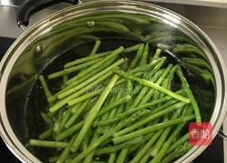 凉拌芦笋的做法图解3