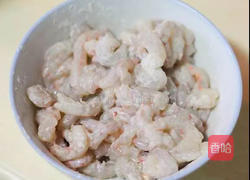 素炒虾仁的做法图解1