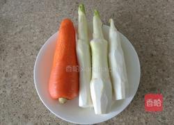 牛肝菌茭白小炒肉的做法图解1