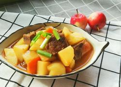 土豆茄汁烩牛肉