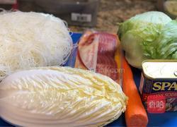 培根生菜炒米粉的做法图解1