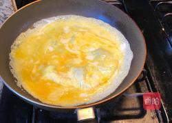 培根生菜炒米粉的做法图解3