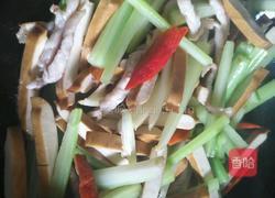 肉丝香干炒西芹的做法图解8