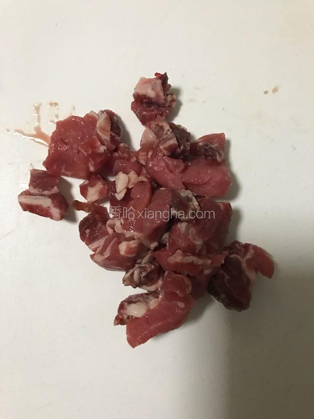 牛肉切小块