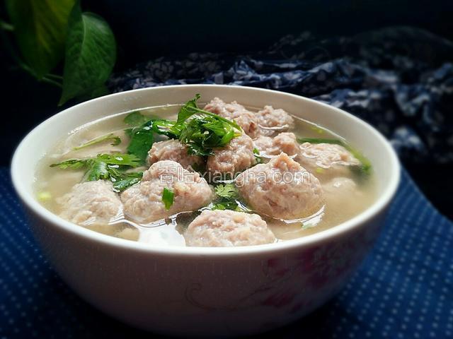 氽清汤肉丸
