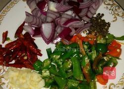 爆炒哈喇肉的做法图解3