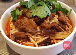 红油肥肠面的做法图解10