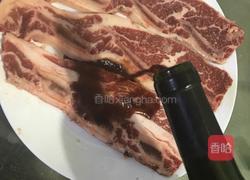 黑椒牛仔骨的做法图解1