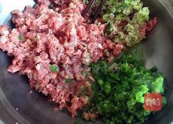 牛肉青椒馅烫面蒸饺的做法图解6
