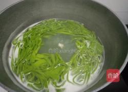 绿色菠菜面的做法图解5