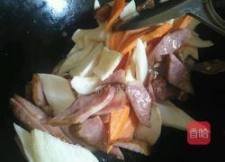 红肠炒菌菇的做法图解4