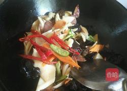红肠炒菌菇的做法图解5