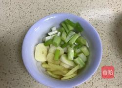 肉炒小白菜粉条的做法图解3
