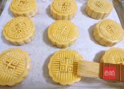 广式月饼(100克凤梨蛋黄馅)的做法图解22