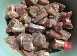 彩椒炒牛肉粒的做法图解2