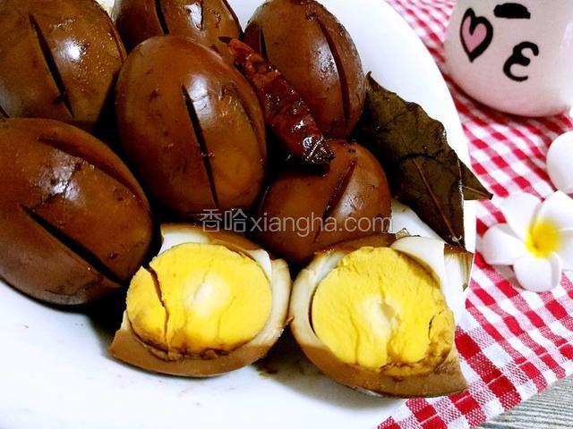 拍照的时候忍不住想吃，所以咬了一口，掰开来一张内涵图