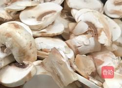 口蘑炒瘦肉的做法图解3