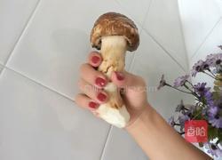 黄油煎松茸的做法图解1