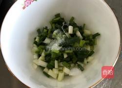 西红柿鹌鹑蛋面的做法图解1