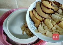 虾仁玉米滋养汤的做法图解3