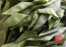 芸豆炒肉的做法图解1